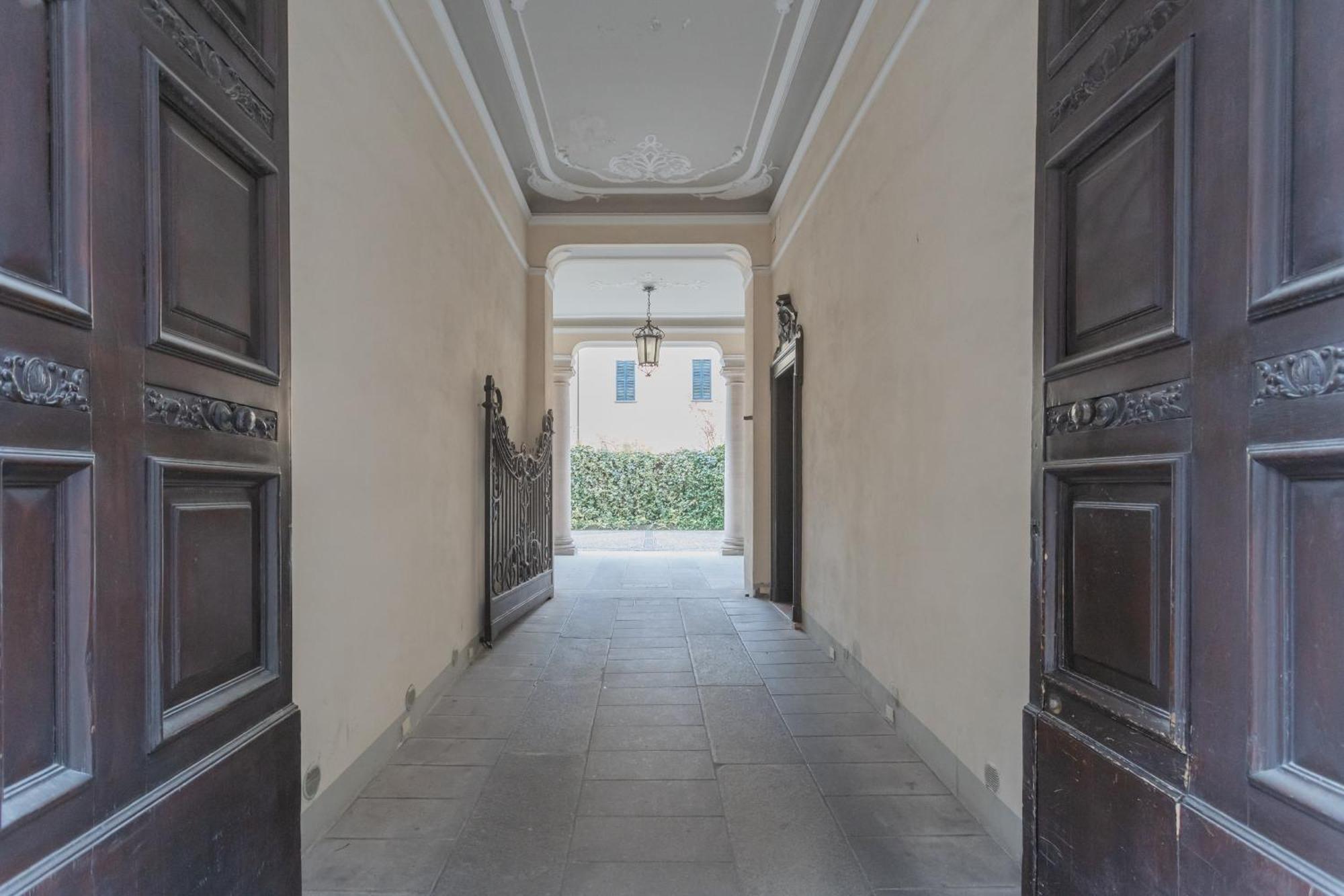 Cinque Giornate 70 By Rent Appartement